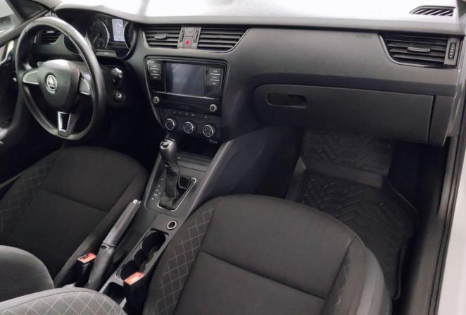 Skoda Octavia III (A7) Рестайлинг с пробегом 2018 года, цена 1 030 000 рублей, 162215 км, лифтбек, Автокод Объявления