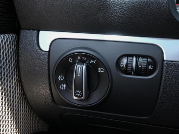 Volkswagen Scirocco III с пробегом 2011 года, цена 920 000 рублей, 199581 км, хэтчбек, Автокод Объявления