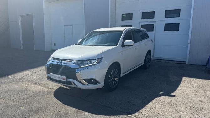 Mitsubishi Outlander III Рестайлинг 3 с пробегом 2022 года, цена 2 653 100 рублей, 51765 км, внедорожник, Автокод Объявления