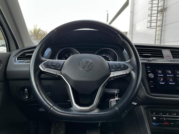 Volkswagen Tiguan II Рестайлинг с пробегом 2021 года, цена 3 099 000 рублей, 62042 км, внедорожник, Автокод Объявления