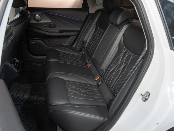 Chery Arrizo 8 с пробегом 2023 года, цена 2 090 000 рублей, 21131 км, седан, Автокод Объявления