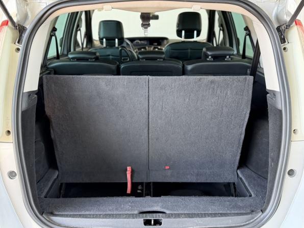 Renault Scenic III Рестайлинг 2 с пробегом 2014 года, цена 1 020 000 рублей, 261800 км, компактвэн, Автокод Объявления