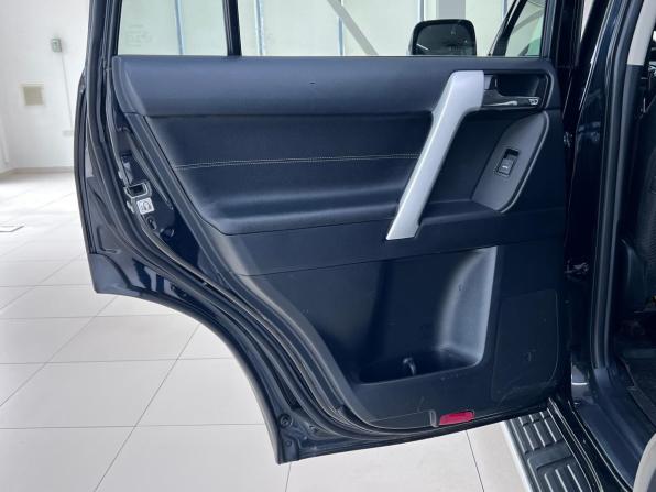 Toyota Land Cruiser Prado 150 Series Рестайлинг 1 с пробегом 2016 года, цена 3 940 000 рублей, 189161 км, внедорожник, Автокод Объявления