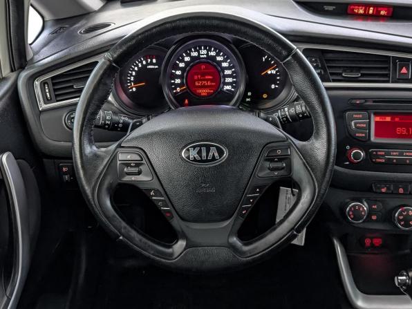 Kia Ceed II Рестайлинг с пробегом 2017 года, цена 1 300 000 рублей, 100294 км, хэтчбек, Автокод Объявления