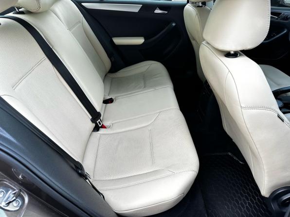 Volkswagen Jetta VI с пробегом 2012 года, цена 1 049 000 рублей, 161100 км, седан, Автокод Объявления