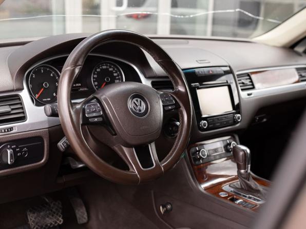 Volkswagen Touareg II с пробегом 2012 года, цена 1 700 000 рублей, 293877 км, внедорожник, Автокод Объявления
