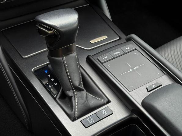 Lexus ES VII Рестайлинг с пробегом 2021 года, цена 4 349 000 рублей, 121709 км, седан, Автокод Объявления