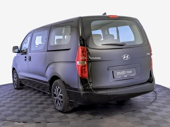 Hyundai H-1 II Рестайлинг 2 с пробегом 2019 года, цена 3 350 000 рублей, 74333 км, минивэн, Автокод Объявления