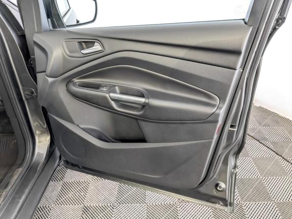 Ford Kuga II Рестайлинг с пробегом 2017 года, цена 1 725 000 рублей, 126876 км, внедорожник, Автокод Объявления