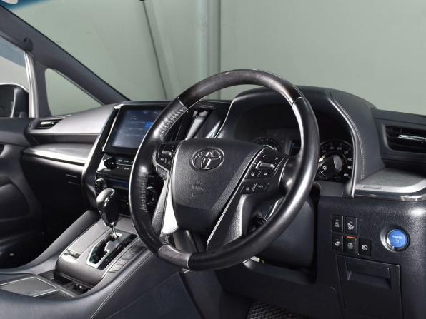 Toyota Alphard III Рестайлинг с пробегом 2019 года, цена 4 399 995 рублей, 168229 км, минивэн, Автокод Объявления