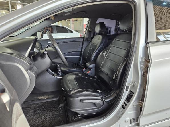 Hyundai Solaris I с пробегом 2012 года, цена 689 000 рублей, 255000 км, седан, Автокод Объявления
