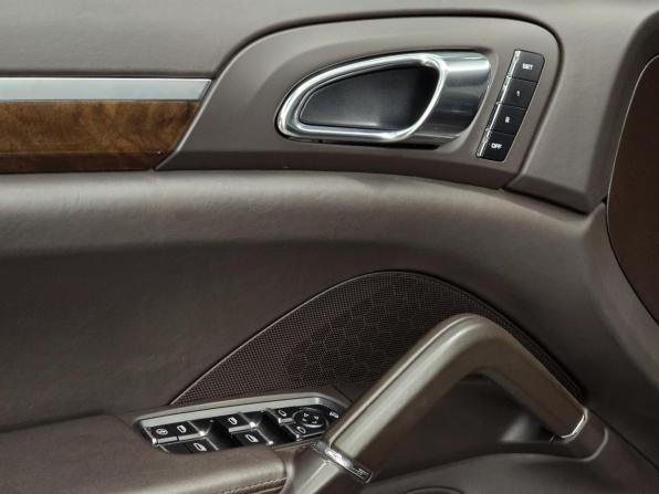 Porsche Cayenne II (958) с пробегом 2011 года, цена 2 499 000 рублей, 106000 км, внедорожник, Автокод Объявления