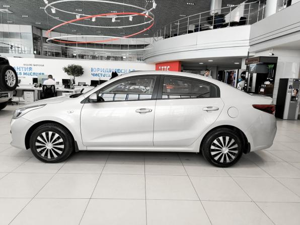 Kia Rio IV с пробегом 2017 года, цена 1 350 000 рублей, 93203 км, седан, Автокод Объявления