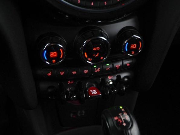Mini Hatch III (F55/F56) с пробегом 2014 года, цена 1 360 444 рубля, 135720 км, хэтчбек, Автокод Объявления
