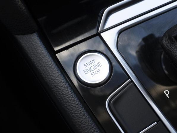 Volkswagen Passat B8 с пробегом 2019 года, цена 2 249 000 рублей, 82892 км, седан, Автокод Объявления