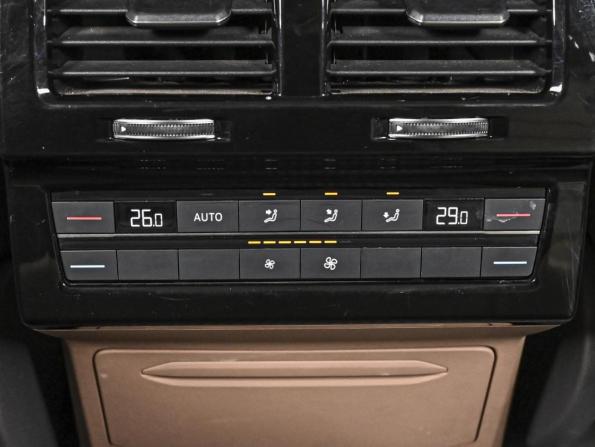 Volkswagen Touareg III с пробегом 2022 года, цена 6 499 000 рублей, 32084 км, внедорожник, Автокод Объявления