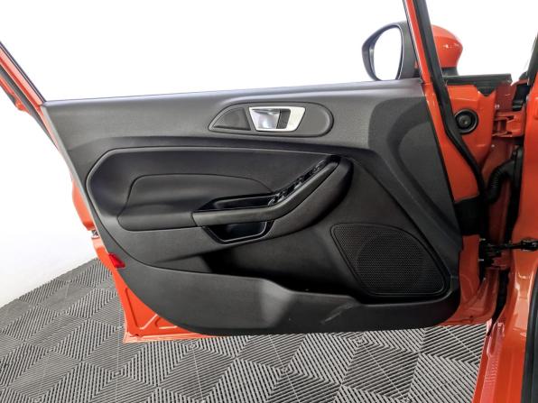 Ford Fiesta Mk6 Рестайлинг с пробегом 2019 года, цена 1 150 000 рублей, 62154 км, хэтчбек, Автокод Объявления