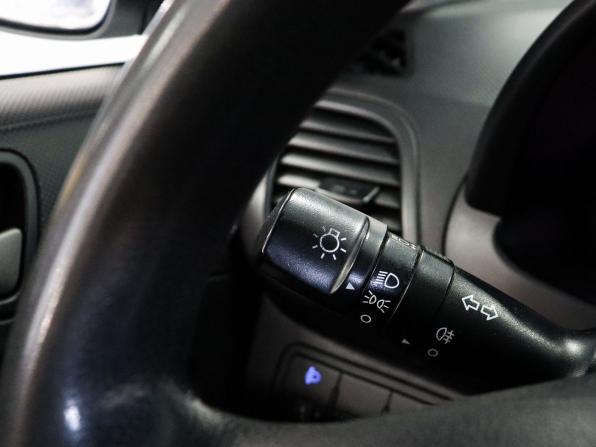 Hyundai Solaris I Рестайлинг с пробегом 2015 года, цена 849 000 рублей, 213661 км, седан, Автокод Объявления
