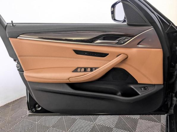 BMW 5 серии VII (G30/G31/G38) Рестайлинг с пробегом 2021 года, цена 4 550 000 рублей, 52732 км, седан, Автокод Объявления
