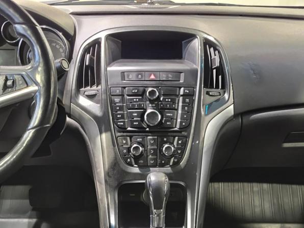 Opel Astra J Рестайлинг с пробегом 2012 года, цена 760 000 рублей, 239711 км, седан, Автокод Объявления
