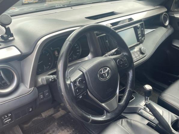 Toyota RAV4 IV (XA40) Рестайлинг с пробегом 2017 года, цена 2 300 000 рублей, 155913 км, внедорожник, Автокод Объявления