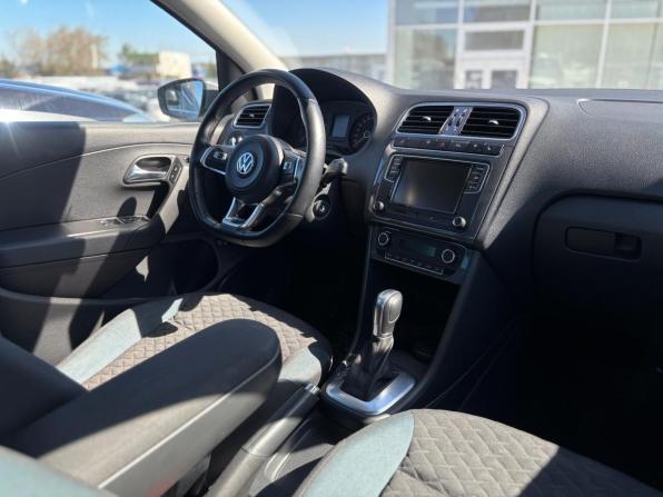 Volkswagen Polo V Рестайлинг с пробегом 2019 года, цена 1 460 000 рублей, 139531 км, седан, Автокод Объявления