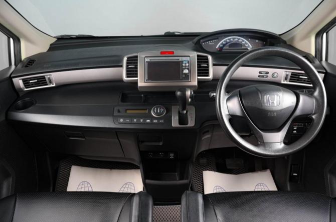 Honda Freed I Рестайлинг с пробегом 2012 года, цена 1 159 000 рублей, 147000 км, компактвэн, Автокод Объявления