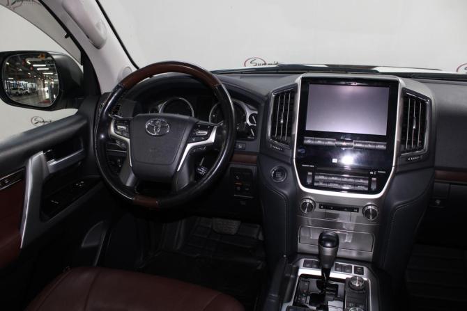 Toyota Land Cruiser 200 Series Рестайлинг 2 с пробегом 2018 года, цена 8 000 000 рублей, 63175 км, внедорожник, Автокод Объявления