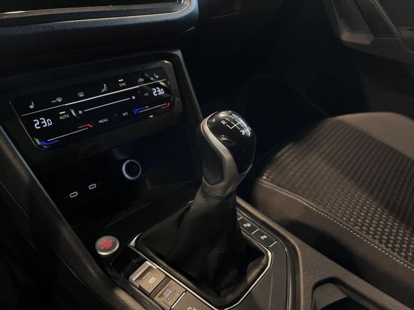 Volkswagen Tiguan II Рестайлинг с пробегом 2022 года, цена 2 540 000 рублей, 55427 км, внедорожник, Автокод Объявления