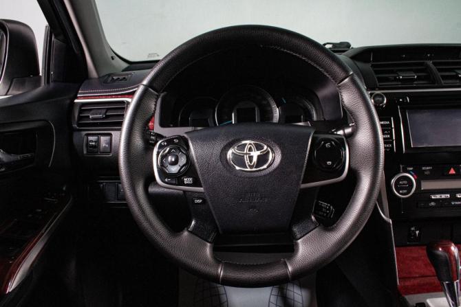 Toyota Camry VII (XV50) Рестайлинг с пробегом 2013 года, цена 1 699 000 рублей, 244378 км, седан, Автокод Объявления