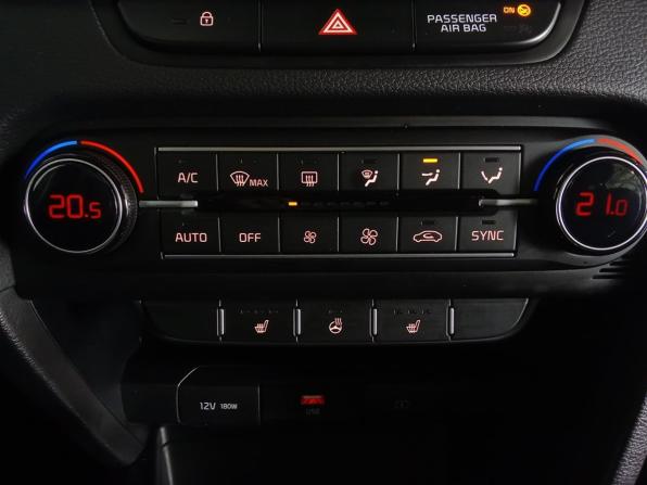 Kia Ceed III Рестайлинг с пробегом 2022 года, цена 1 790 000 рублей, 141565 км, универсал, Автокод Объявления