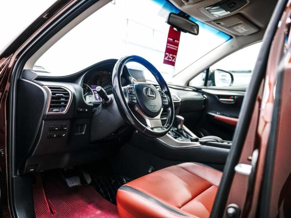 Lexus NX I с пробегом 2017 года, цена 3 300 000 рублей, 84007 км, внедорожник, Автокод Объявления