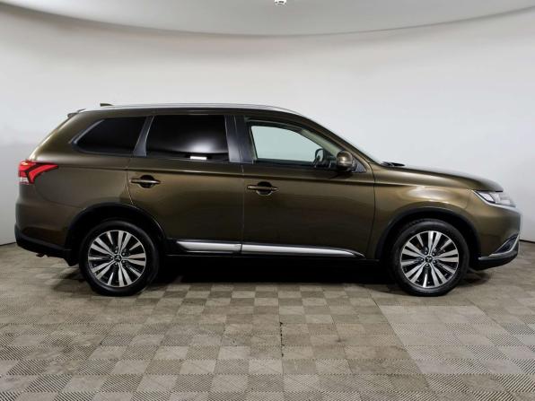 Mitsubishi Outlander III Рестайлинг 2 с пробегом 2018 года, цена 1 698 000 рублей, 156725 км, внедорожник, Автокод Объявления