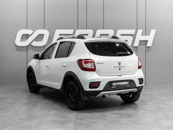 Renault Sandero II с пробегом 2018 года, цена 999 000 рублей, 100078 км, хэтчбек, Автокод Объявления