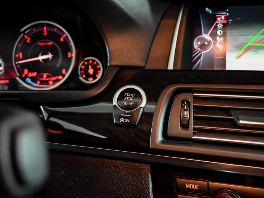 BMW 5 серии VI (F10/F11/F07) Рестайлинг Екатеринбург  - изображение 17