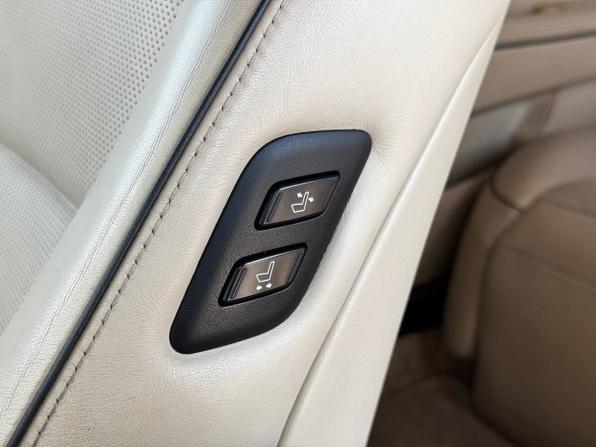 Hyundai Equus II Рестайлинг с пробегом 2014 года, цена 1 990 000 рублей, 272585 км, седан, Автокод Объявления