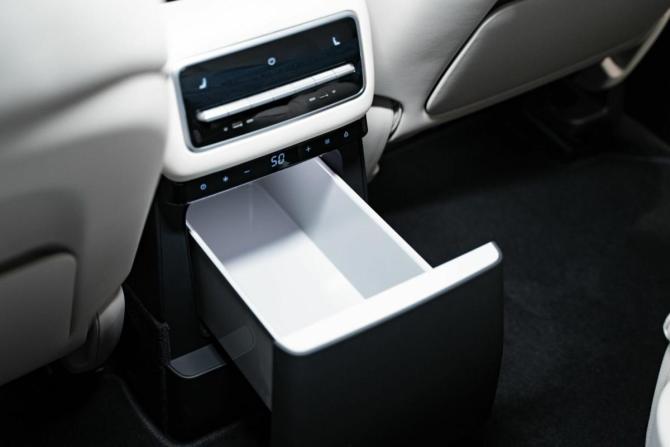 Новый Li Auto (Lixiang) L9 I Рестайлинг 2025 года, цена 11 990 000 рублей, внедорожник, Автокод Объявления