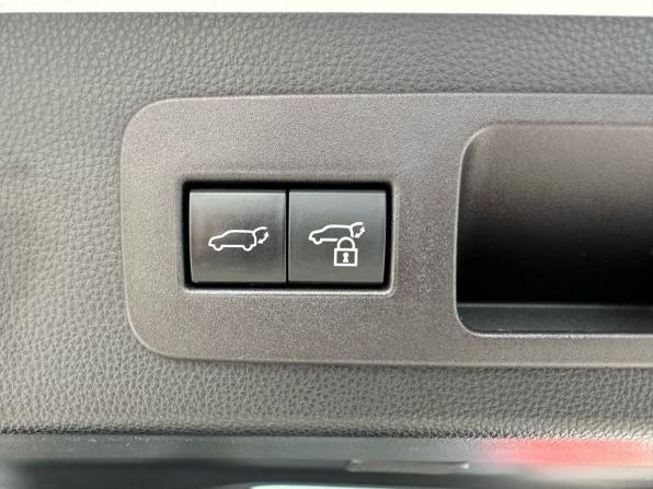 Toyota Land Cruiser 300 Series с пробегом 2021 года, цена 9 940 000 рублей, 35533 км, внедорожник, Автокод Объявления