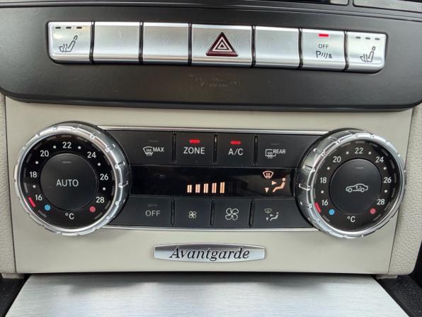 Mercedes-Benz C-Класс III (W204) Рестайлинг с пробегом 2011 года, цена 1 400 000 рублей, 264244 км, седан, Автокод Объявления
