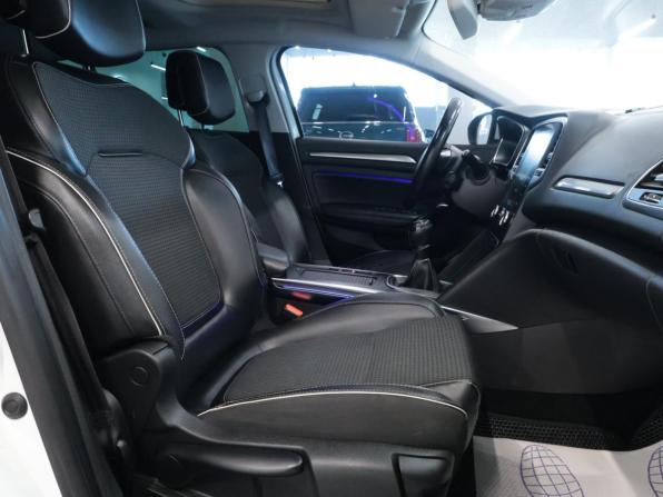 Renault Megane IV с пробегом 2017 года, цена 1 288 700 рублей, 174938 км, универсал, Автокод Объявления