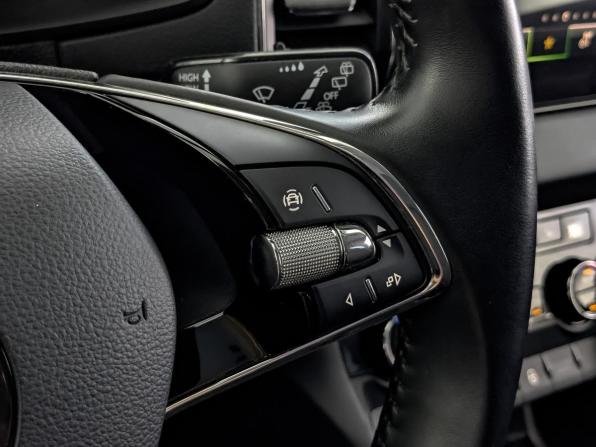 Skoda Karoq I с пробегом 2022 года, цена 2 850 000 рублей, 51733 км, внедорожник, Автокод Объявления