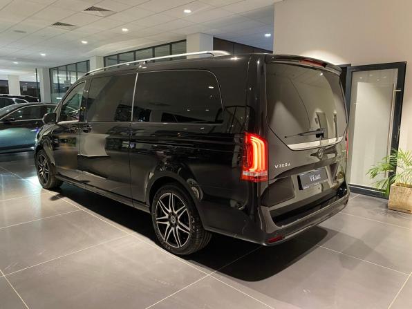 Mercedes-Benz V-Класс III (W447) Рестайлинг 2 с пробегом 2023 года, цена 15 950 000 рублей, 10 км, минивэн, Автокод Объявления