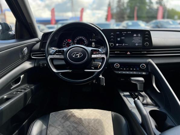 Hyundai Elantra VII (CN7) с пробегом 2021 года, цена 2 350 000 рублей, 21950 км, седан, Автокод Объявления
