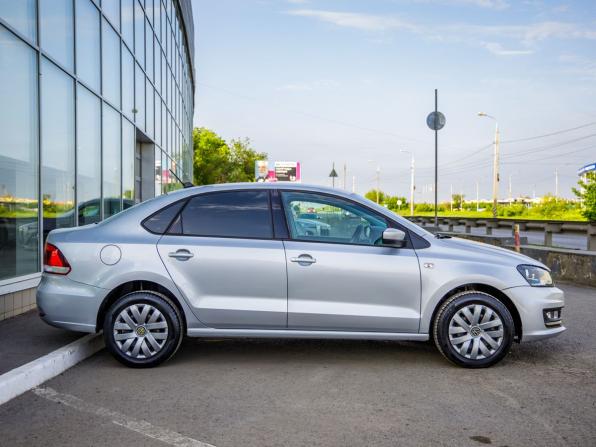 Volkswagen Polo V Рестайлинг с пробегом 2018 года, цена 1 348 000 рублей, 98379 км, седан, Автокод Объявления
