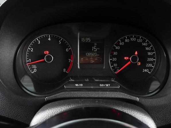 Volkswagen Polo V Рестайлинг с пробегом 2019 года, цена 1 350 000 рублей, 108920 км, седан, Автокод Объявления