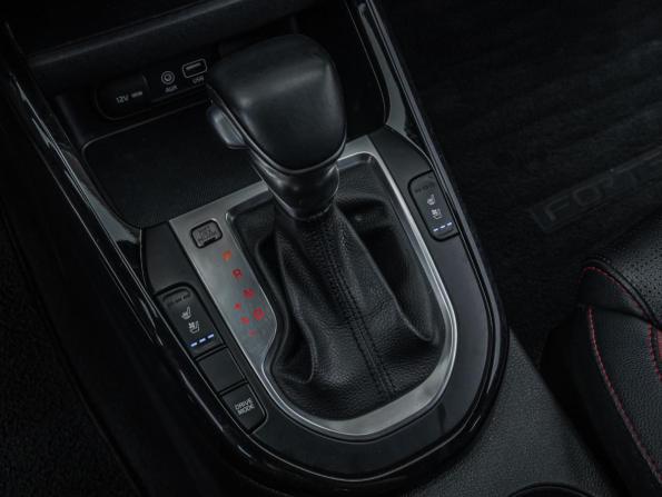 Kia Forte II Рестайлинг с пробегом 2018 года, цена 1 545 000 рублей, 118632 км, седан, Автокод Объявления
