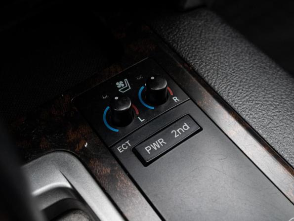 Toyota Land Cruiser 200 Series Рестайлинг 1 с пробегом 2012 года, цена 3 450 000 рублей, 262016 км, внедорожник, Автокод Объявления