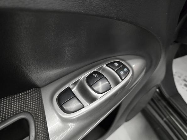 Nissan Juke I с пробегом 2012 года, цена 1 090 000 рублей, 150020 км, внедорожник, Автокод Объявления