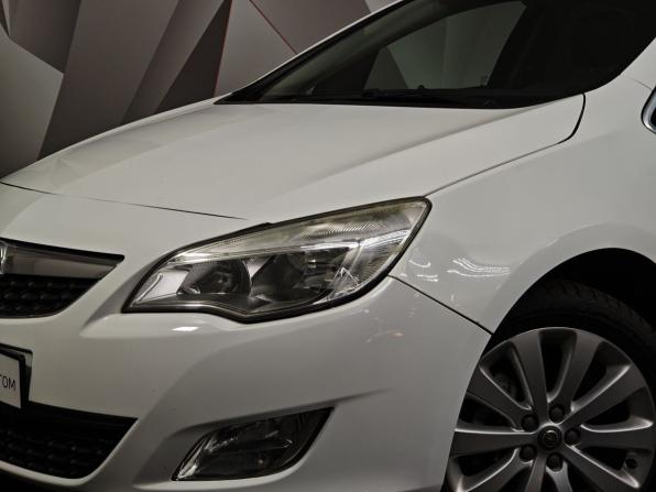Opel Astra J с пробегом 2011 года, цена 585 000 рублей, 135459 км, хэтчбек, Автокод Объявления