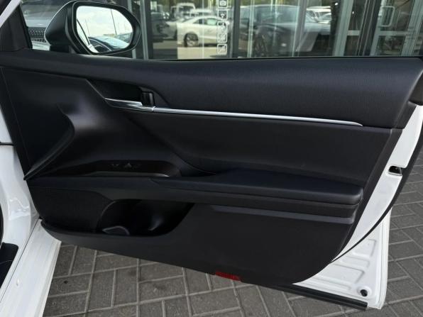 Toyota Camry VIII (XV70) Рестайлинг с пробегом 2021 года, цена 2 699 000 рублей, 41755 км, седан, Автокод Объявления